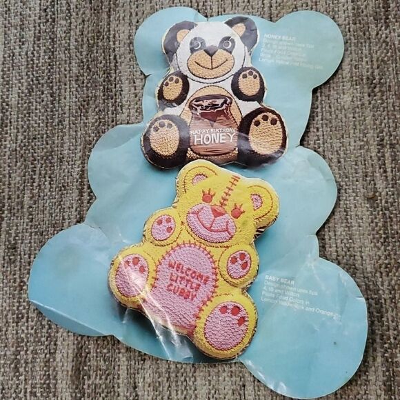 Wilson | 1982 Huggable Teddy Bear Pan - Picture 5 of 7